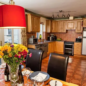 21 Village , Killarney Ireland